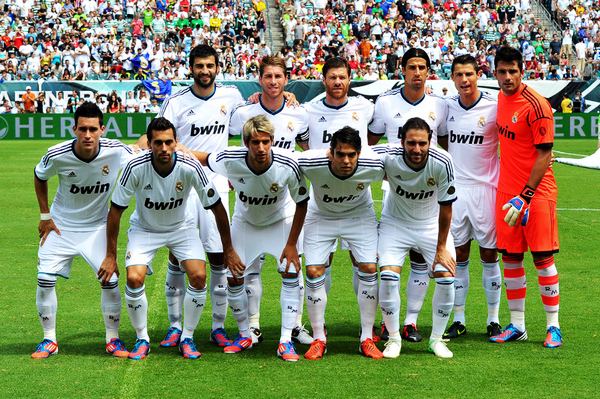 里程碑，海港中场徐新已为中国俱乐部出战200场比赛