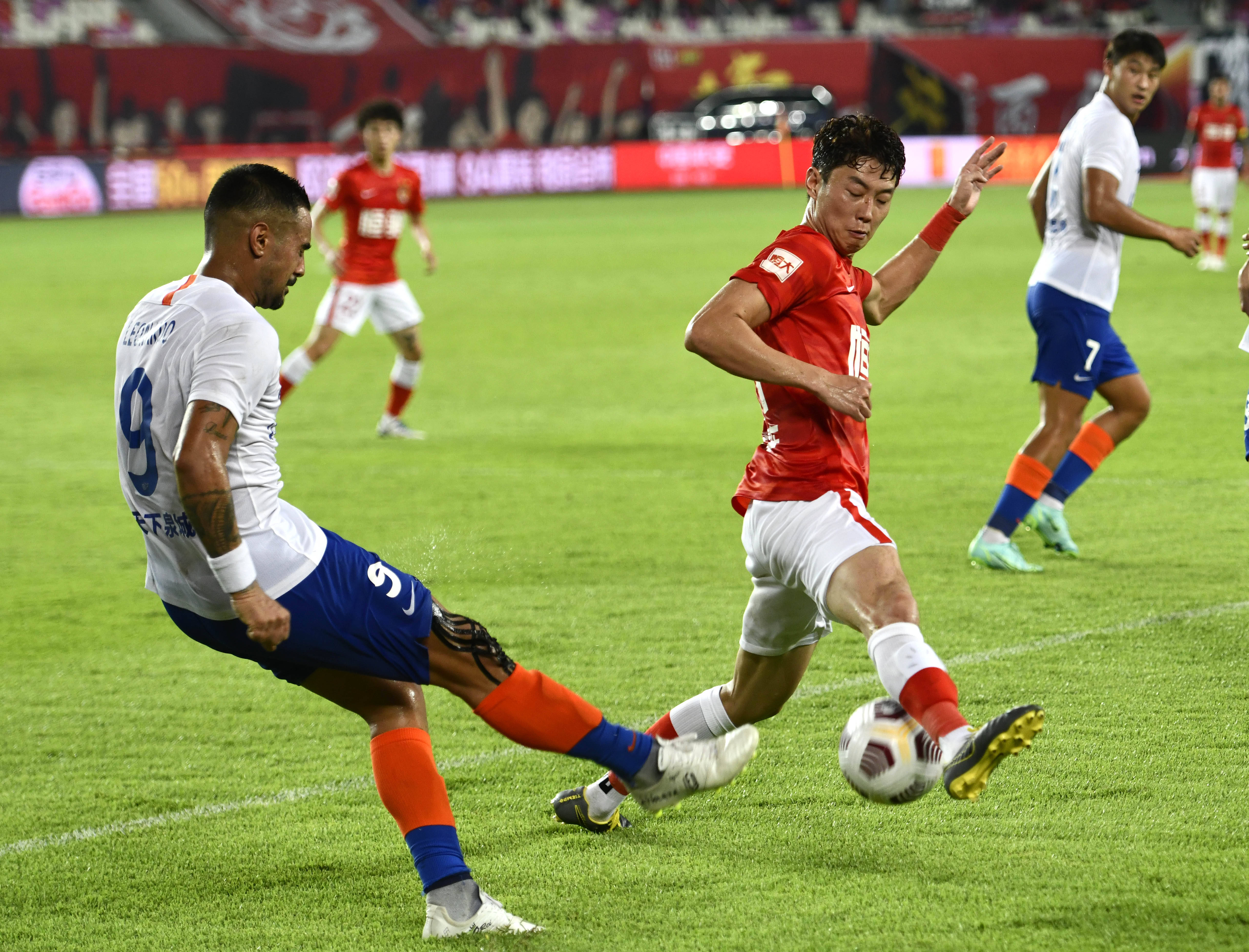 阿媒：大马丁未被征召是与斯卡洛尼定的，后者想测试替补门将